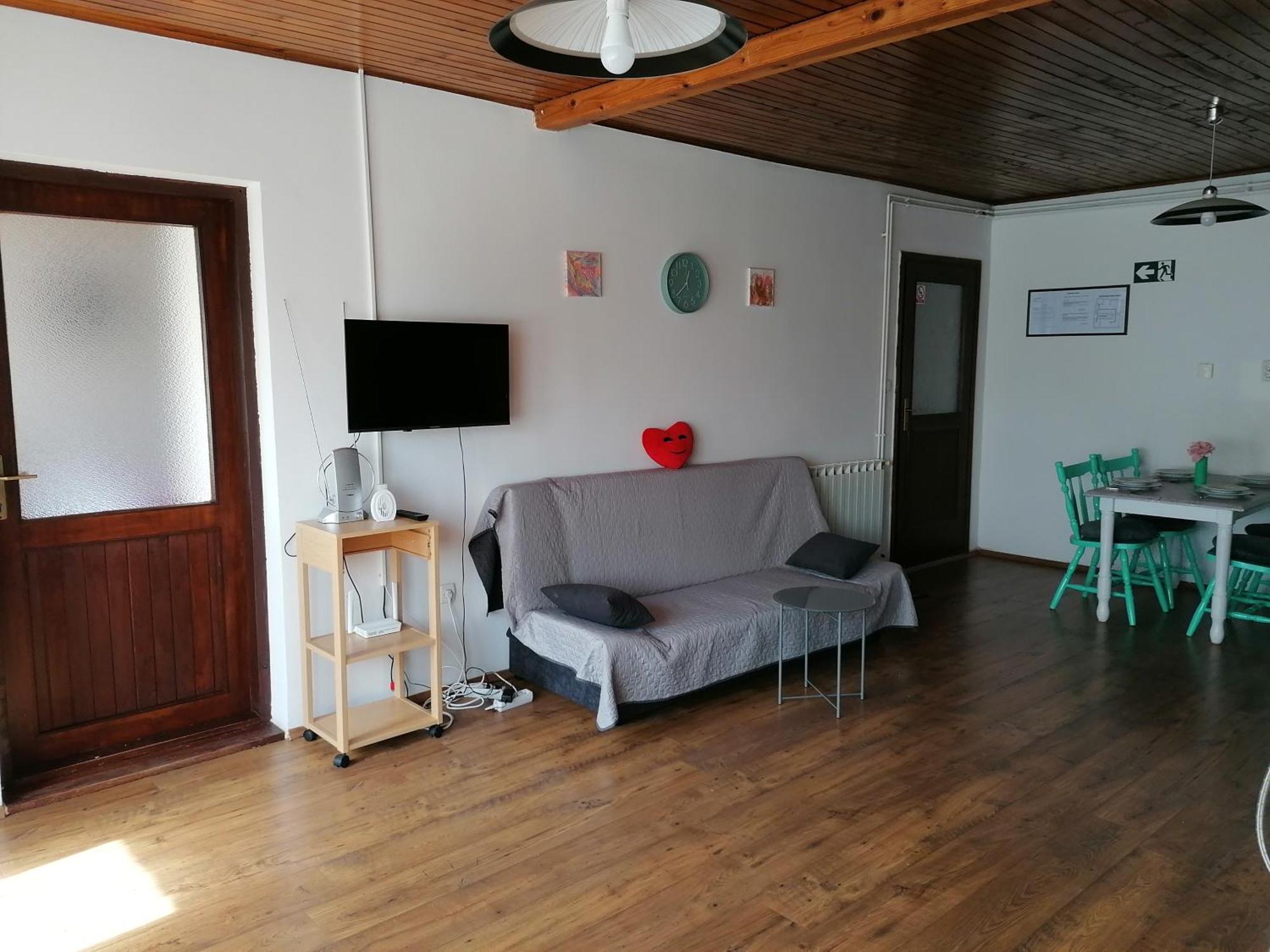 Cozy 1-Bdrm Apt In Dubec, Ideal For Work Or Study Sesvete Kültér fotó
